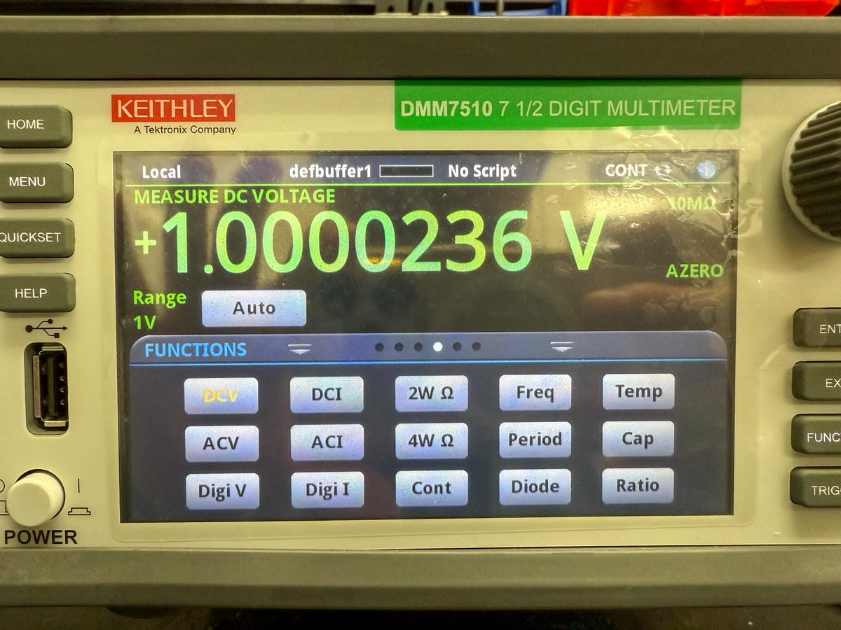 DMM75107 1/2 グラフィカル・サンプリング・マルチメータ