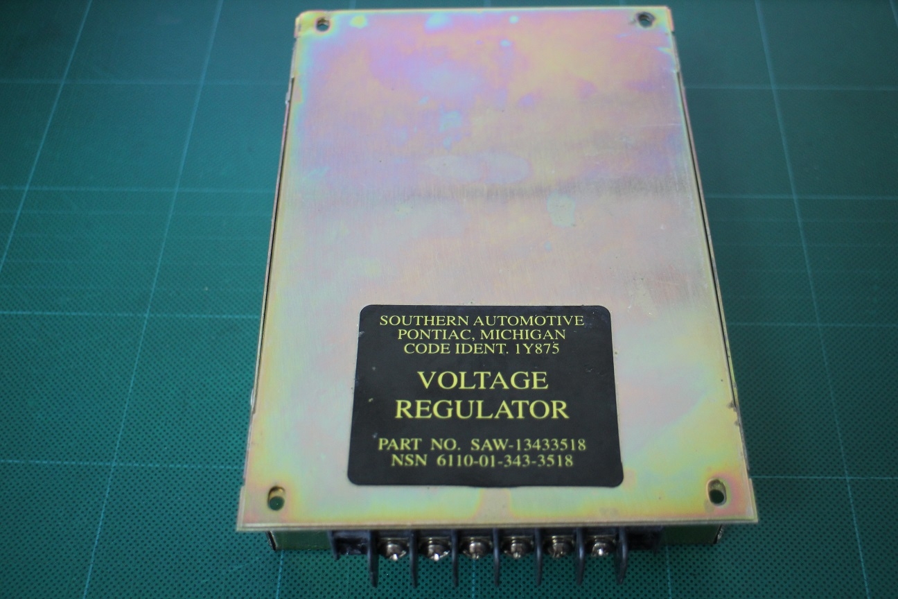 1Y875 SAW-13433518F16 B2 MIL Voltage Regurator