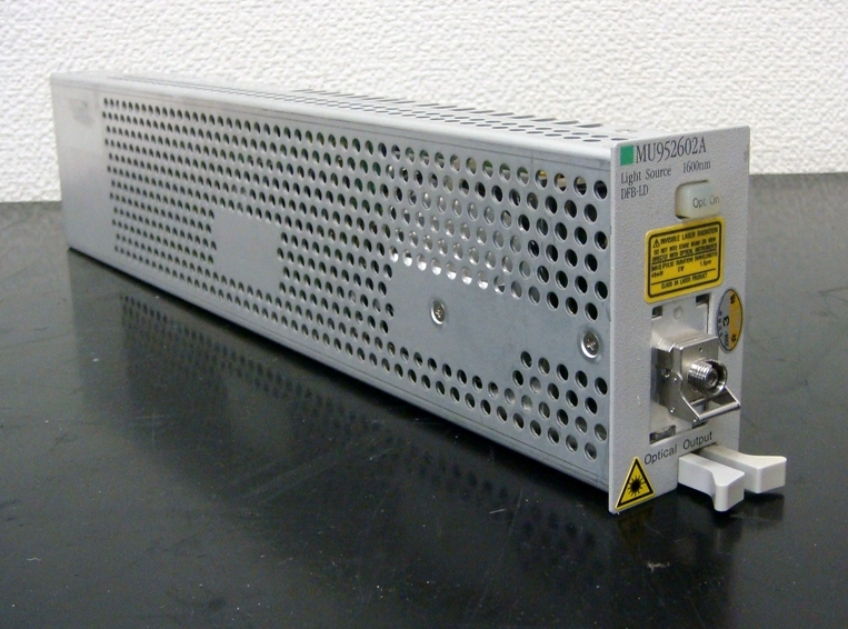 MU952602A1574.54nm 7dBm SM LD Source