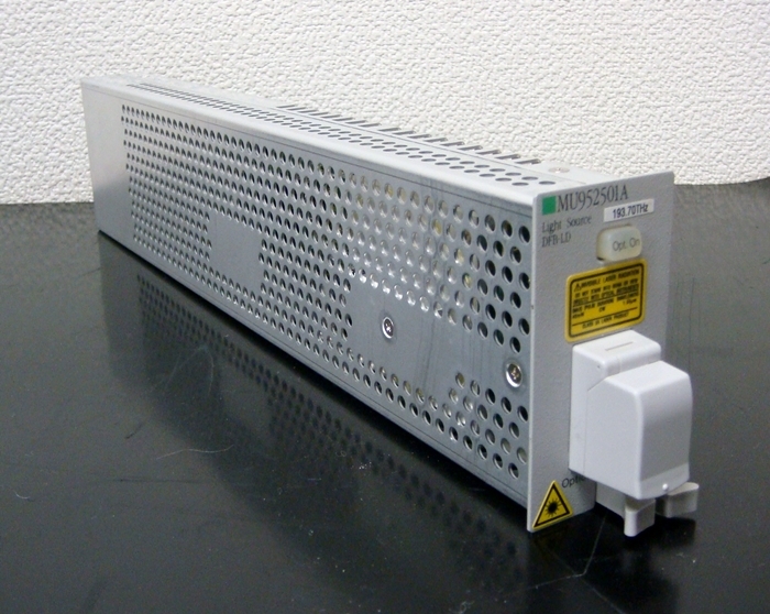 MU952501A1550-1551nm +10dBm DFB-LD Light Source