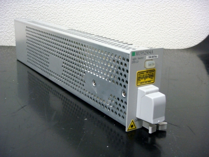 MU952504A1540-1544nm +10dBm DFB-LD Light Source