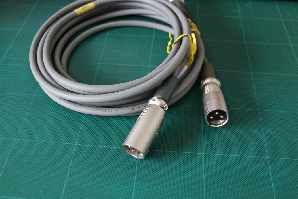 3003587「2」Pair  209cm XLR CANON JAE Audio Cable