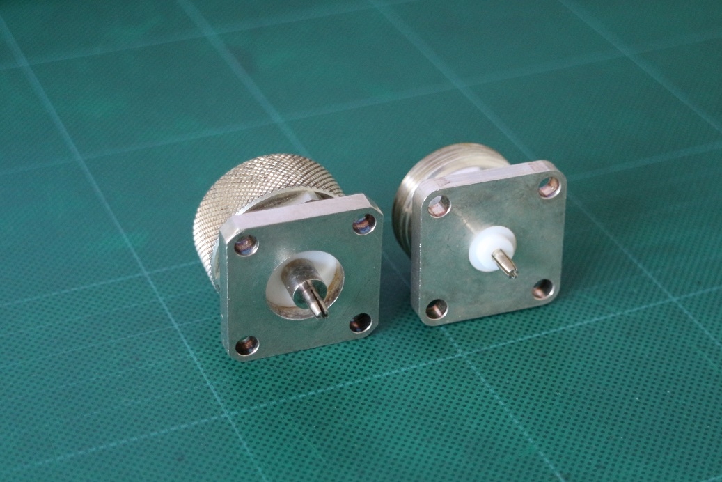 A911-142 set of DIN 7/16 Panel mount Connector