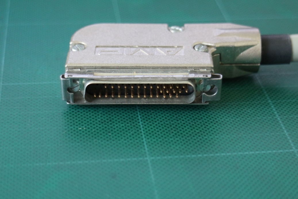 83201-6100144pin D-sub Cable