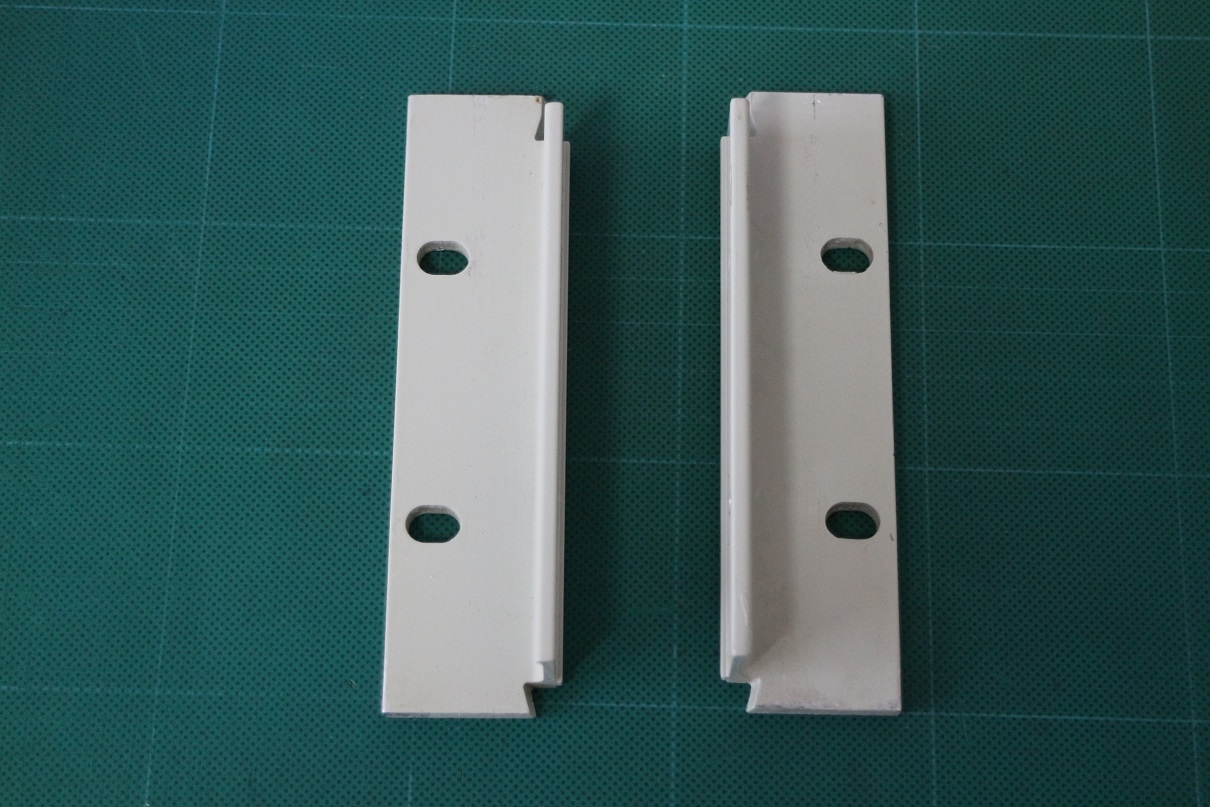 5062-40713U Rack Mount with 2 holes