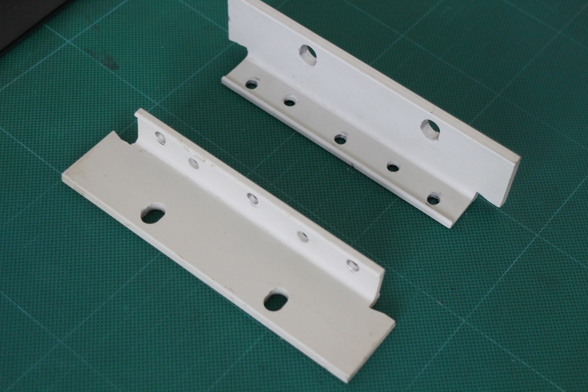 5062-40713U Rack Mount kit with 5 holes
