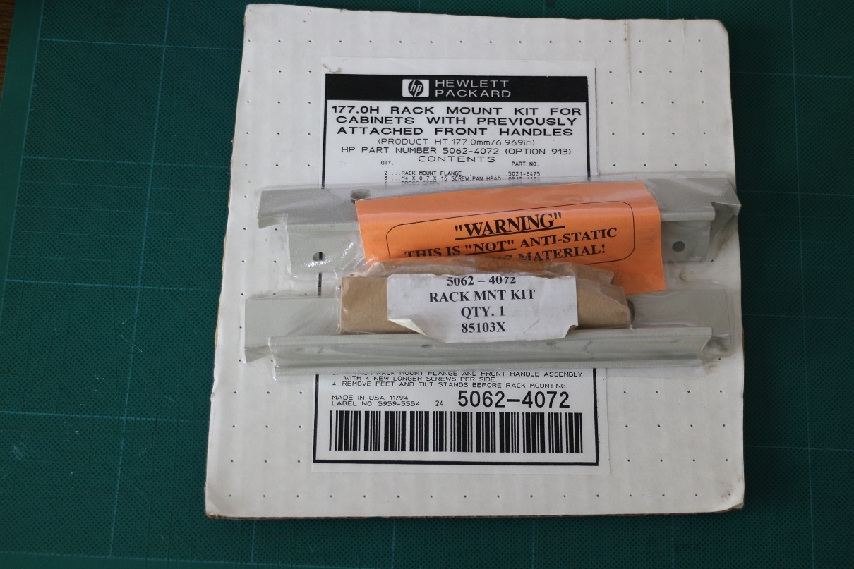 5062-40724U Rack Mount kit 177mm NEW