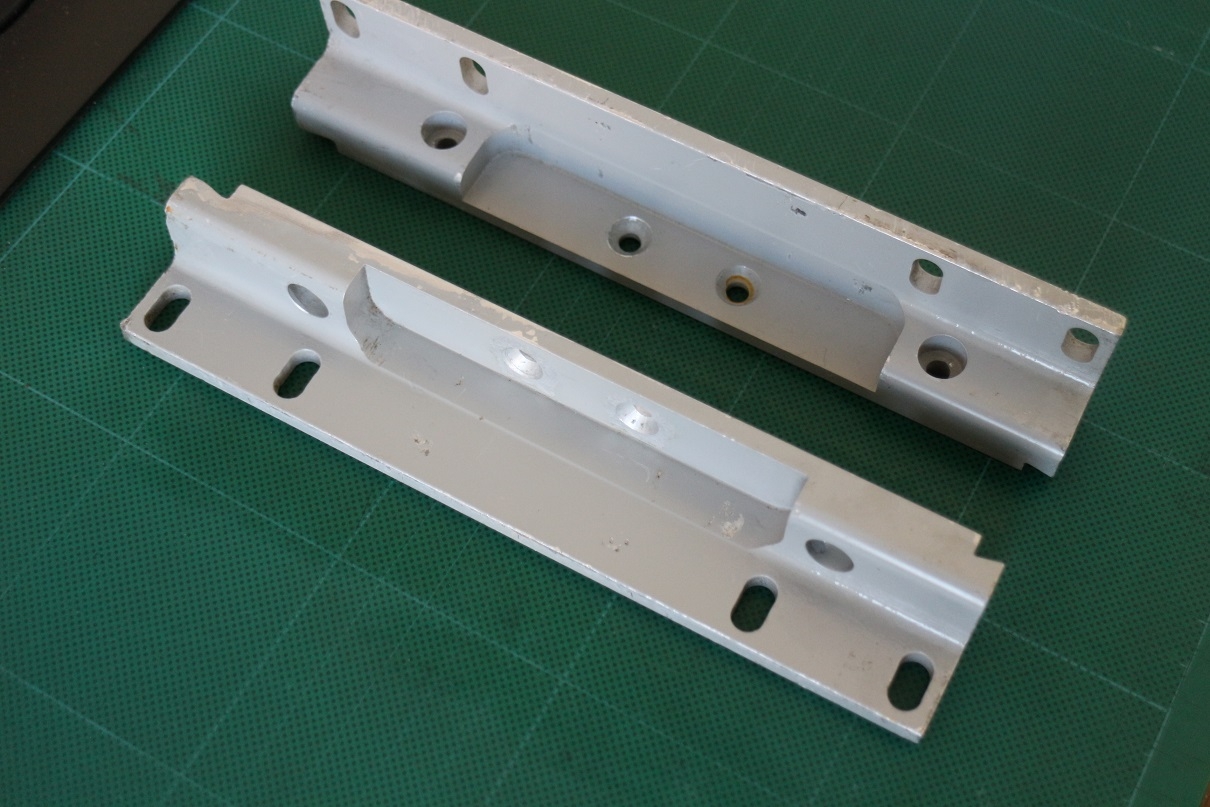 XX4U Rack Mount kit pair 177mm