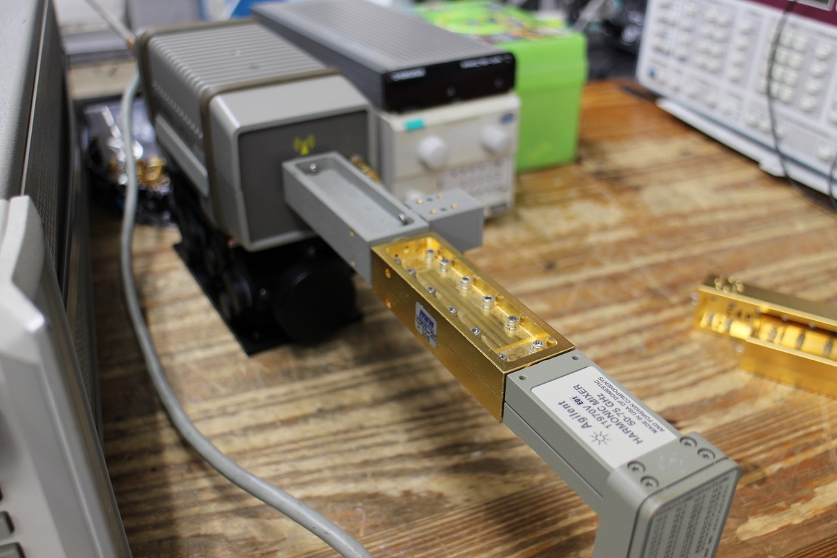 CPVA20WR15 20dB 75GHz Directional coupler