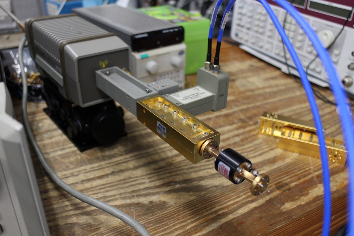 CPVA20WR15 20dB 75GHz Directional coupler
