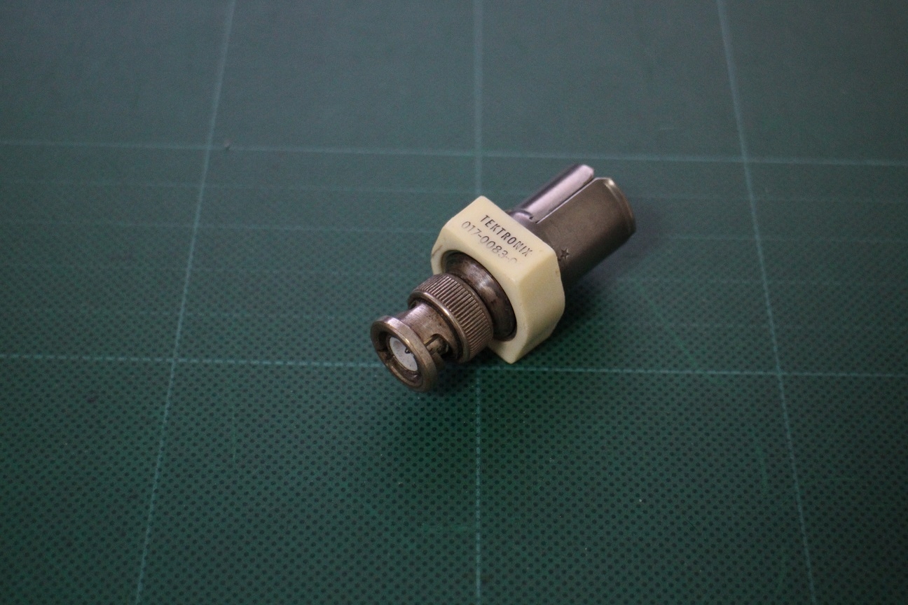 017-0083-00GR874 BNC(m) Feed through 50ohm