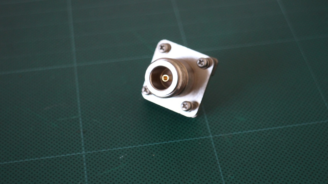 556SN(f) panel Connector