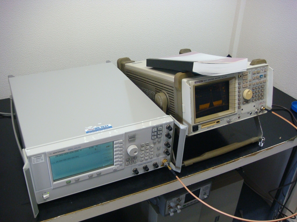 R3271100Hz-26.5 GHz Spectrum Analyzer