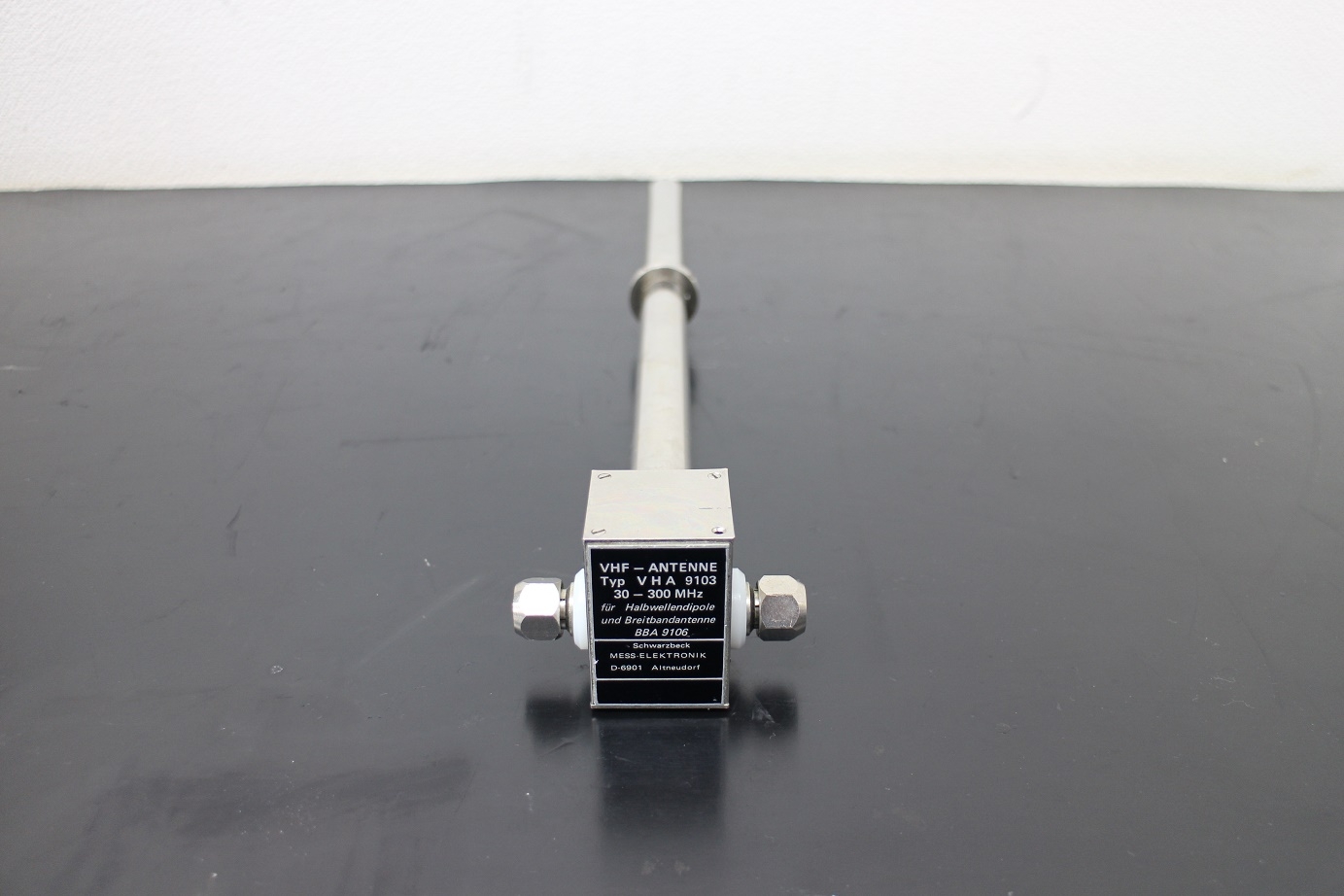 VHA9103+BBA910630MHz-300MHz Biconical Element