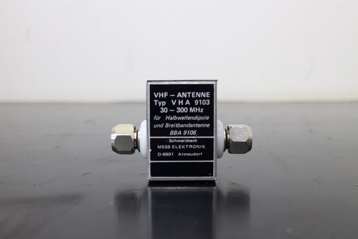 VHA9103+BBA910630MHz-300MHz Biconical Element