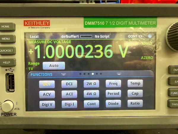 DMM75107 1/2 グラフィカル・サンプリング・マルチメータ