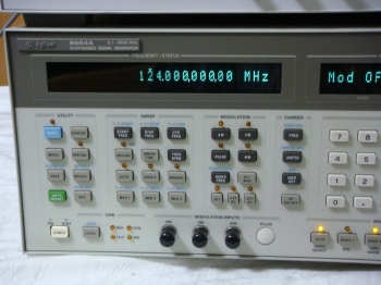 8664A/001/004100kHz-3000MHz Low Noise Siganl Generator