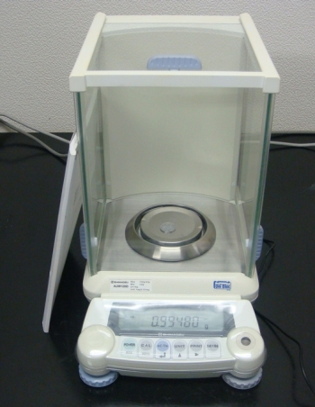 AUW120DDouble Range Electric Balance
