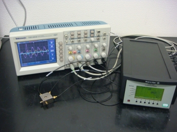 4321Triaxial piezoelectric charge accelerometer