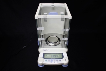 AUW320 Analytical Balances