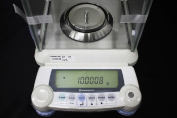 AUW320Analytical Balances