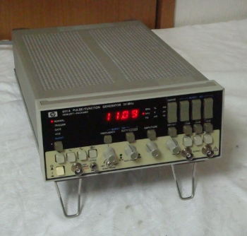 8111A20MHz　Pulse/Function Generator
