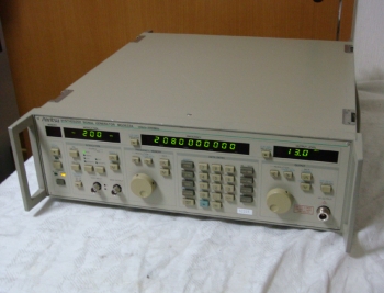 MG3632A/03/04100KHz-2080MHz Synthsized Signal Generator
