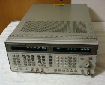 8664A/001/004/010100kHz-3GHz Synthesized Signal Generator