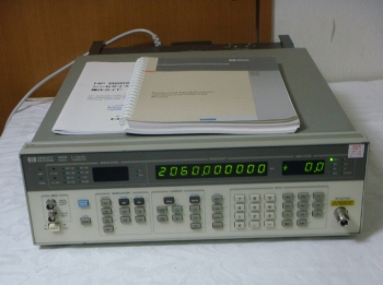 8657B /001/0032GHz Signal Generator