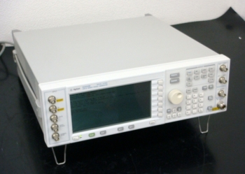 E4432B/1E5/UN7/UN8ESG-D Series Digital RF Signal Generator