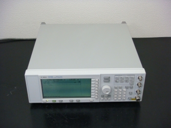 E4420B opt1E5ESG Series Signal Generator 