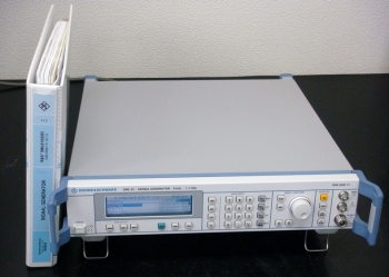 SML019kHz-1.1Ghz Signal Generator