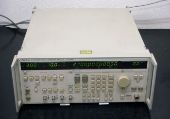MG3633A /0310kHz-2700MHz Synthesized Signal Generator