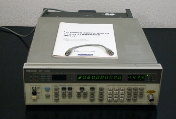8657B /001100K-2060MHz Synthesized Generator