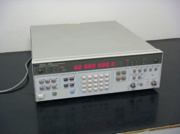 3325B61MHｚ Synthsizer/Function generator