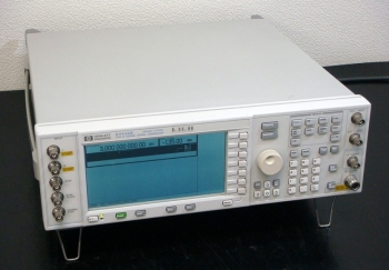 E4432B /100,1E5,H99,UND250kHz-3GHz Digital RF Signal Generato