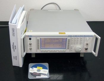 2041 /0110KHz-2.7GHz Low Noise Signal Generator
