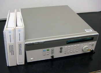 83712B /1E1,1E5,1E820GHz Synthesized CW Generator