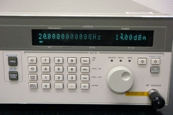 83712B20GHz CWシンセサイザ