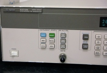 83712B20GHz CWシンセサイザ