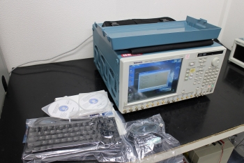 AWG7102 /0620G/s 2ch  32MW Arbitrary Waveform Generator