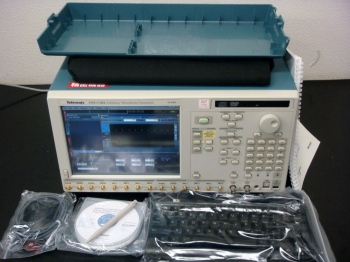 AWG7102/01/0620Gs 2ch 64MW Arbitrary Waveform Generator 