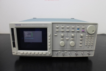 AWG7104Gs/s 16MW Arbitrary Waveform Generator 