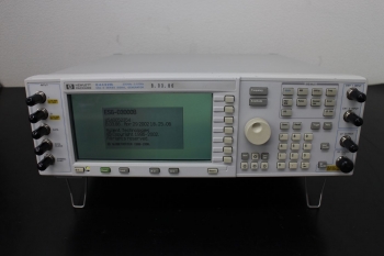 E4432B /100/1E5/H99/UND3GHz ESG-D Series Digital RF Signal Generator