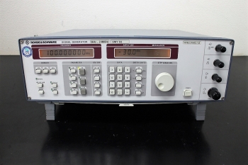 SMY029 kHz to 2.08 GHz Signal Generator
