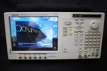 AWG70515GS/s Arbitrary Waveform Generator 