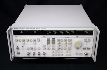 MG3633A10kHz-2700MHz Synthesized Signal Generator 