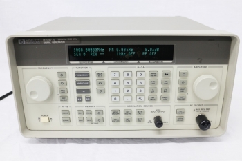 8647A /1E5250KHz1000MHz Signal Generator