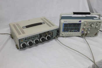 AJ-273010.0Hz-19.99MHz Signal Generator 