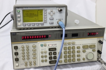 8663A /0032560MHz Signal Generator